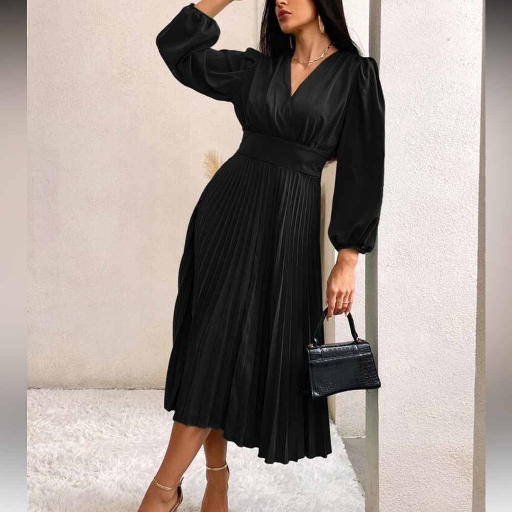 Elegant Black Pleated Dress